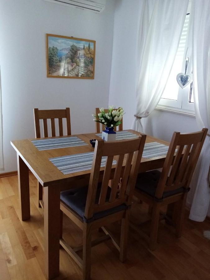 Apartman Mikola With Sea View Trogir Exterior photo